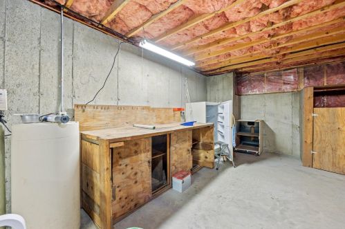 246 Church Rd, Allenstown NH  03275-2903 exterior