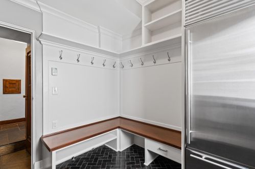 4108 Lk Dr, Milwaukee WI 53211-1719 exterior