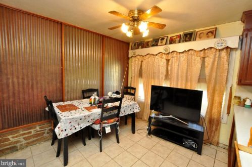 408 Latona Ave, Trenton NJ 08618-2716 exterior