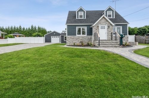 232 44 St, North Lindenhurst NY 11757-2307 exterior