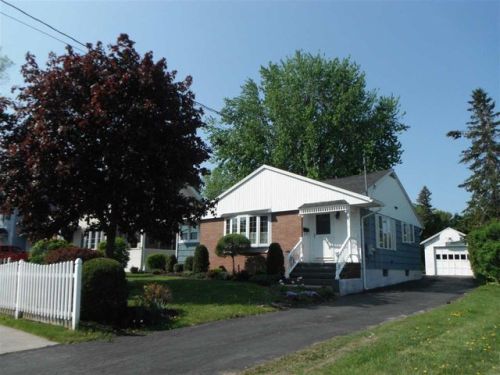 4 Grant St, Massena Center, NY 13662-2237
