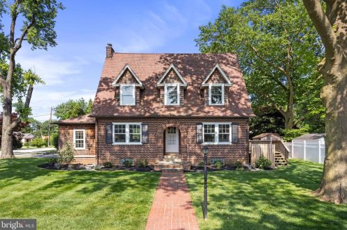 1149 Old Lancaster Rd, Berwyn, PA 19312-1225