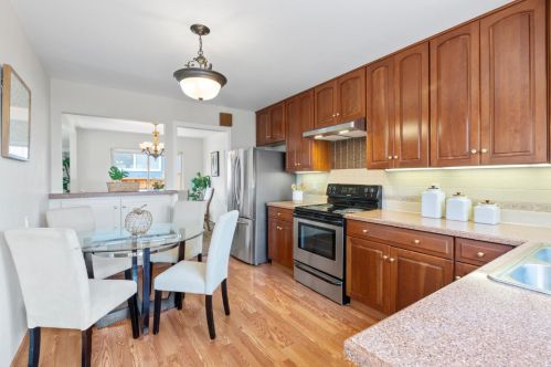 2490 Lexington Way, San Bruno CA  94066-2815 exterior