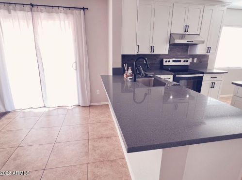 5825 31st Dr, Phoenix AZ  85041-4304 exterior