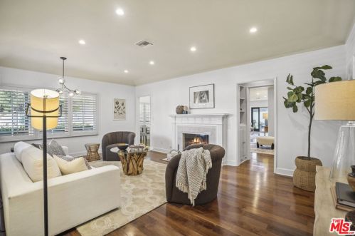 12202 Hartsook St, North Hollywood CA  91601-3961 exterior