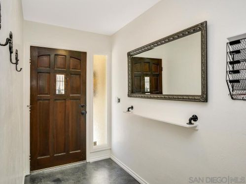 1506 Renwick Ln, Vista, CA 92084-7238