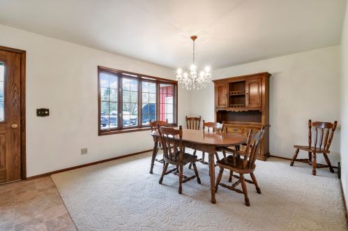 3576 Starlite Dr, West Bend, WI 53095-8753