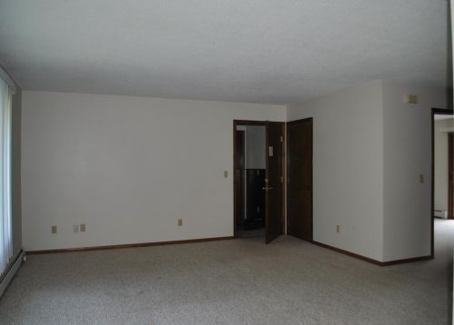 631 13th St, Hudson WI  54016-2102 exterior