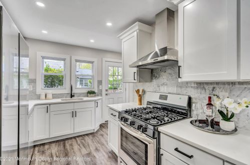 226 Davis Ave, Lacey NJ  08731-3519 exterior