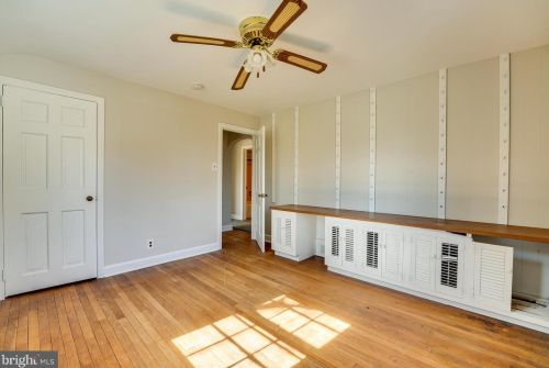 129 Township Line Rd, Norristown PA  19403-4352 exterior