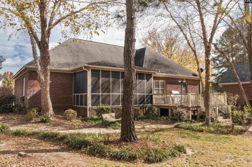 140 Clubhouse Dr, Cayce-West Columbia SC 29172-2584 exterior