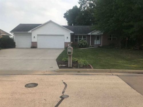 560 Windy Wood Ln, Kaukauna, WI 54180-1245