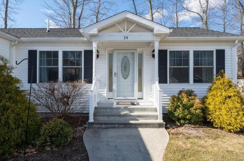 34 Looking Glass Cir, Uncasville, CT 06382-2077