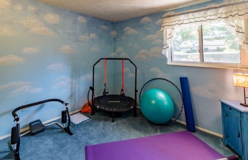 636 Deer Watch Rd, Bridgeville PA  15017-1149 exterior