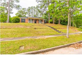 5501 Larchmont Dr, Mobile, AL 36693-4018