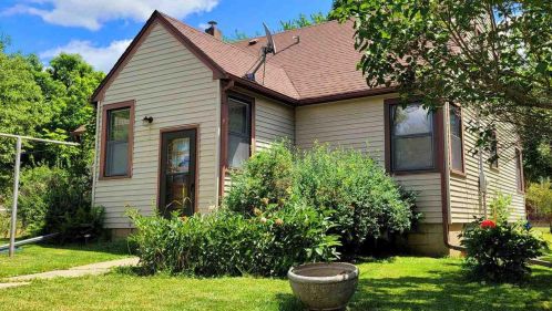 555 High Ave, Yuba, WI 54634-3196