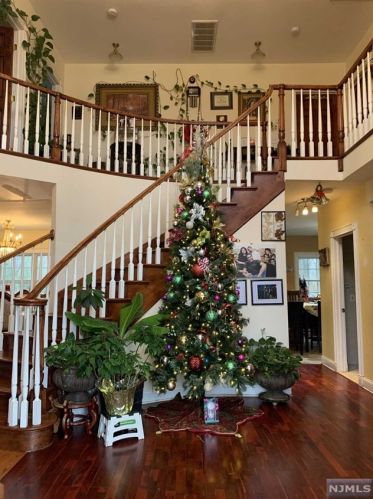 157 Summit Ave, Montvale, NJ 07645-1723