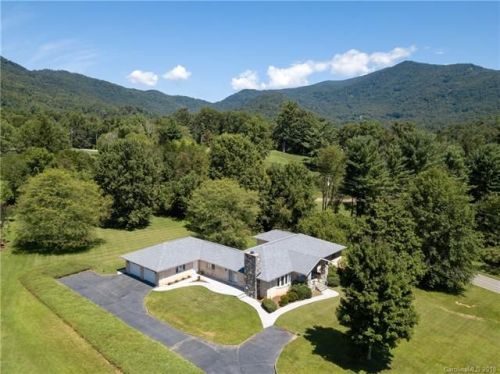 3 Ashley Rd, Asheville, NC 28805-9727