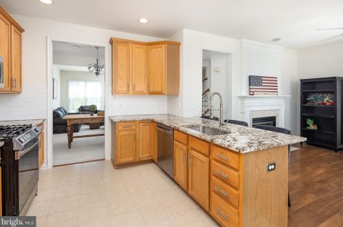 15055 Clementine Way, Haymarket VA  20169-3319 exterior