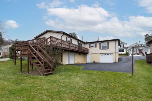 397 Fairview St, Somerset, PA 15501-1340