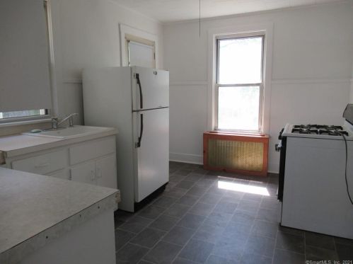 68 Raymond St, United States Coast Guard Ac CT  06320-3816 exterior