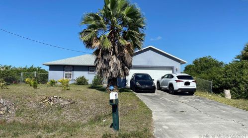 806 Ashley Rd, Lehigh Acres, FL 33974-5513