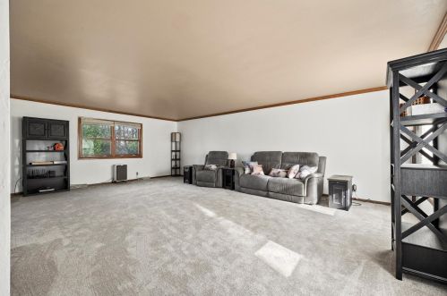 636 Aber Dr, Waterford, WI 53185-4404
