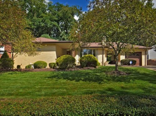 27 Greenwood Rd, Pittsburgh, PA 15221-3649
