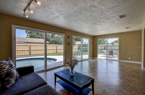2579 60th Ave, Saint Petersburg FL  33712-5219 exterior