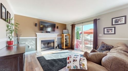 326 Angle Ave, Manville NJ  08835-2318 exterior