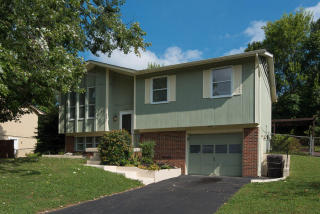 6119 Travis Dr, Knoxville, TN 37921-5057