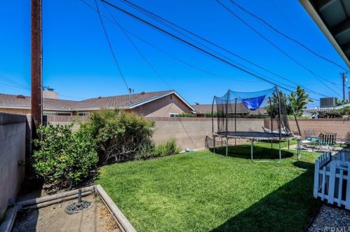 5503 Stevely Ave, Lakewood CA  90713-1745 exterior
