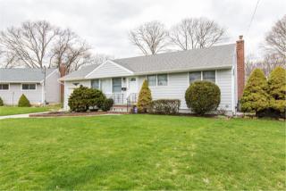 10 Barbara Cir, East Massapequa, NY 11758-3503