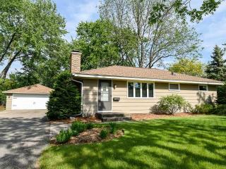 8907 York Cir, Minneapolis, MN 55431-1815