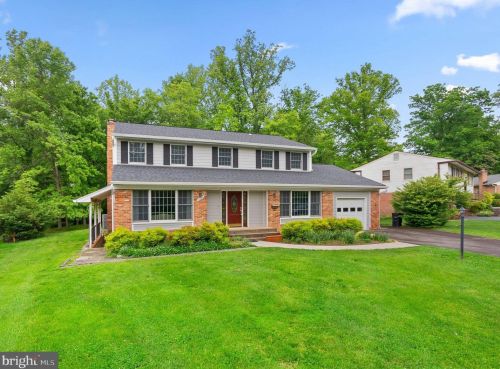 6446 Gerard Ct, Falls Church, VA 22043-1840