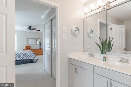 203 Southside Cir, Downingtown PA  19335-4428 exterior