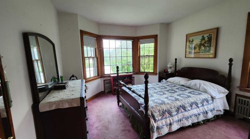 1490 Route 9g, Hyde Park, NY 12538-2173