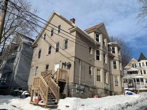 3 Ridgewood St, Waterbury CT  06710-1938 exterior