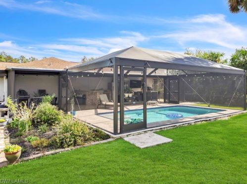 401 Maple Ave, Lehigh Acres FL  33972-4001 exterior