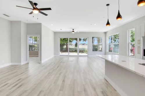 975 Bear Island Cir, West Palm Beach FL  33409-2062 exterior