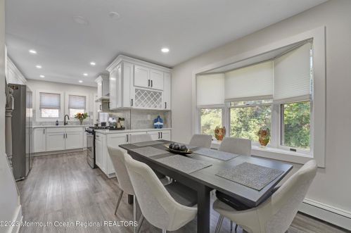 226 Davis Ave, Lacey NJ  08731-3519 exterior