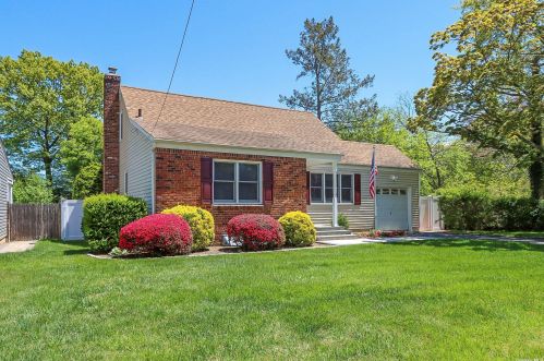 20 George St, Matinecock, NY 11560-1213