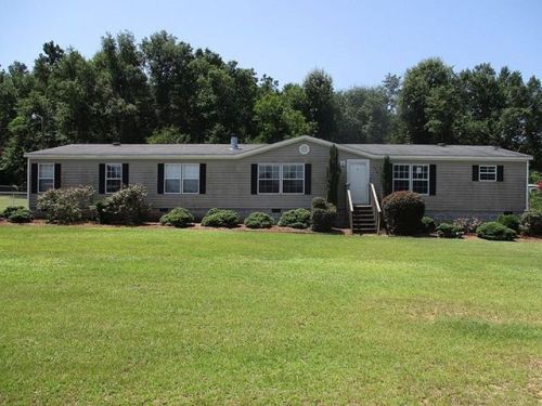 36 Seabrook Rd, Blackville, SC 29817-3106