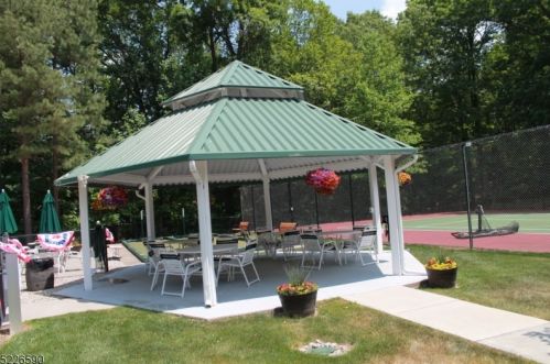 9116 Richmond Rd, West Milford Lakes NJ  07480-5129 exterior