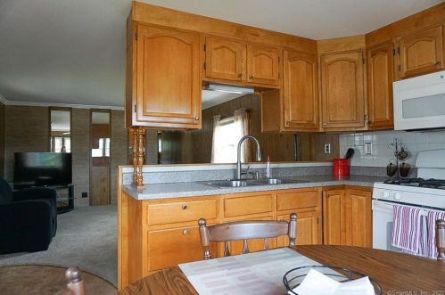 60 E St, Groton CT  06340-5366 exterior