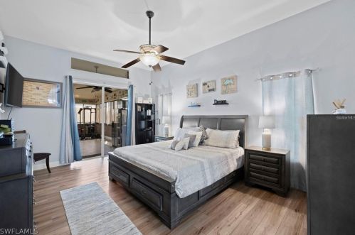 201 4th Pl, Cape Coral FL  33990-1042 exterior