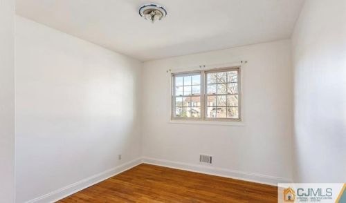 511 Center St, Piscataway NJ  08854-1462 exterior