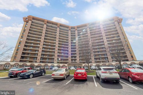 10407 Valley Forge Cir, Norristown, PA 19406-1126
