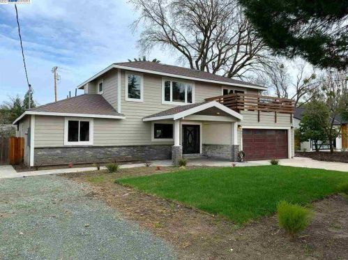 2992 Vessing Rd, Concord, CA 94523-4515