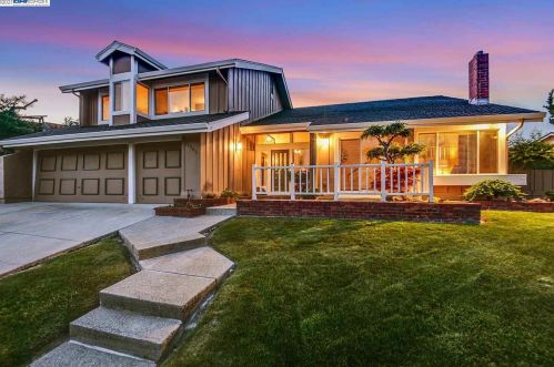 11962 Vomac Rd, Pleasanton, CA 94568-1051